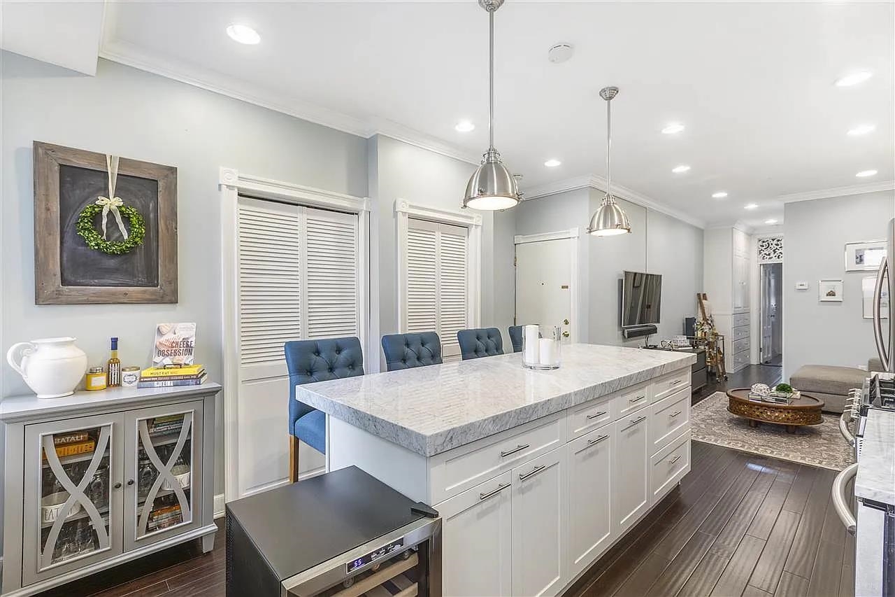 1106 WASHINGTON ST Unit: 2S