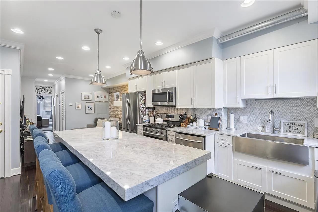 1106 WASHINGTON ST Unit: 2S