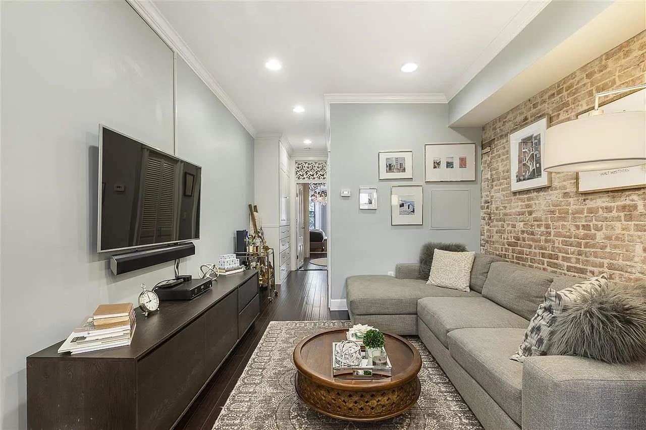 1106 WASHINGTON ST Unit: 2S