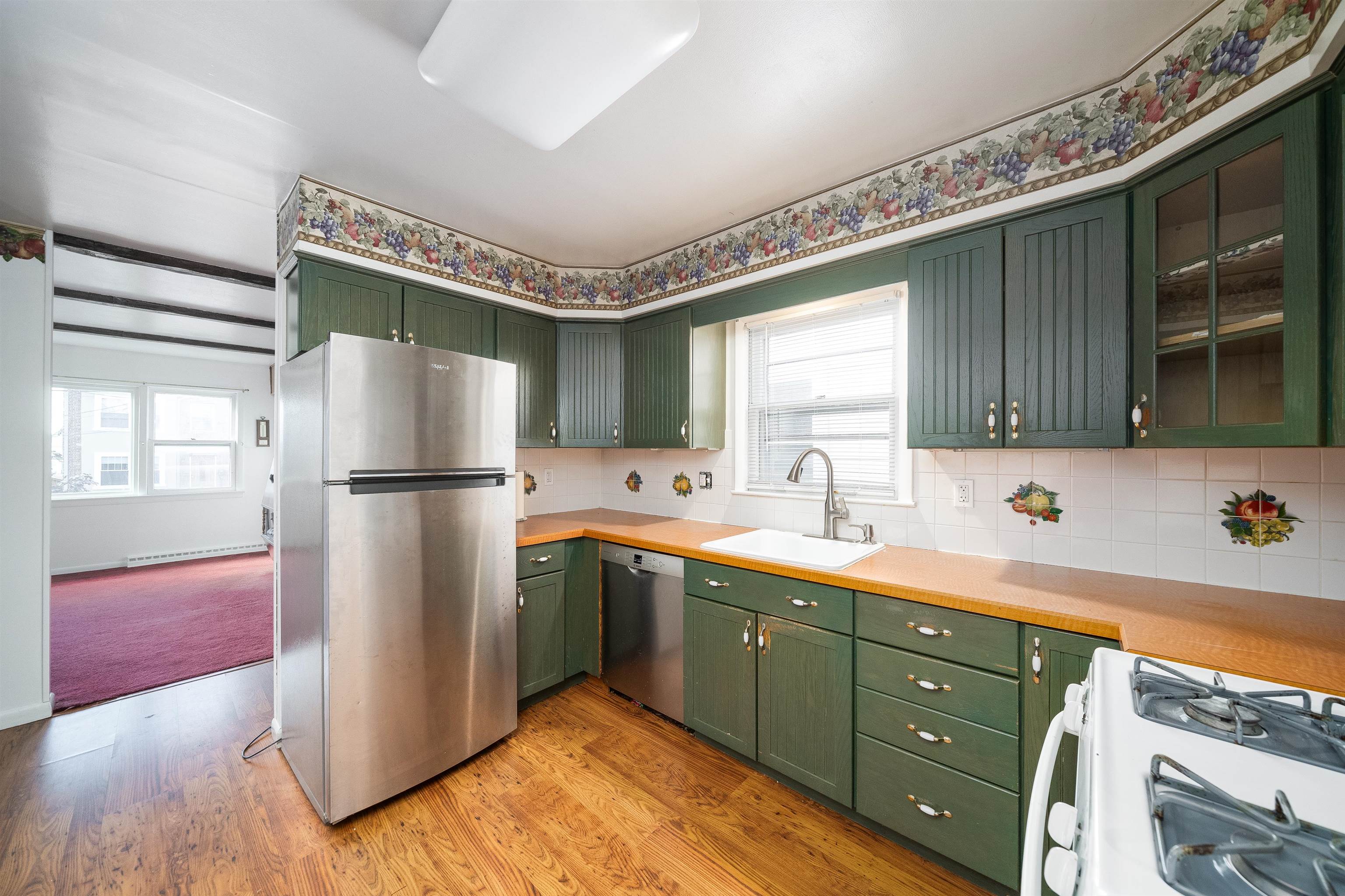 812 1/2 7TH ST Unit: 2