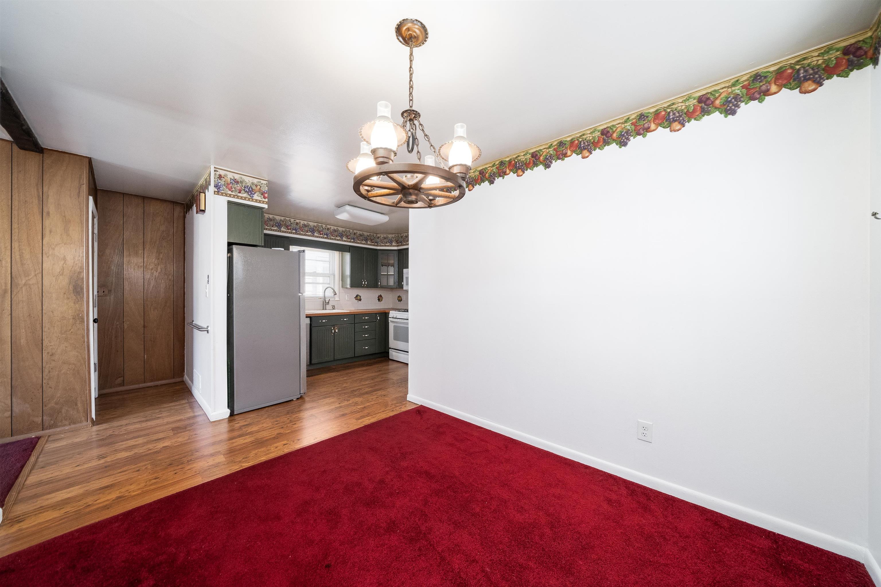 812 1/2 7TH ST Unit: 2