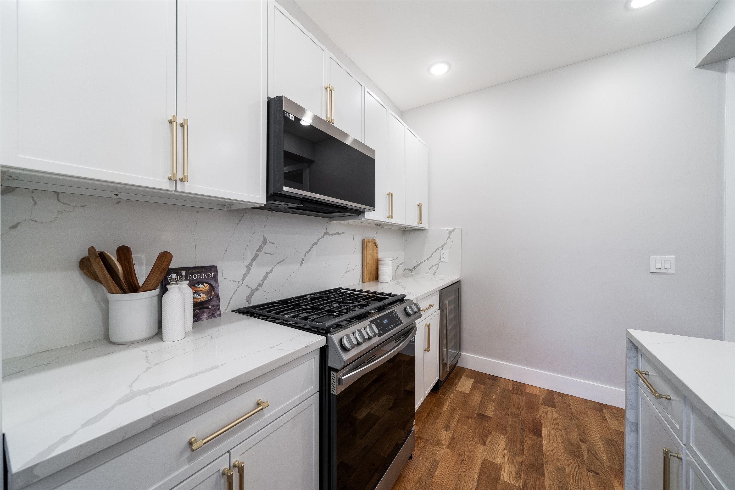 2677 KENNEDY BLVD Unit: 5