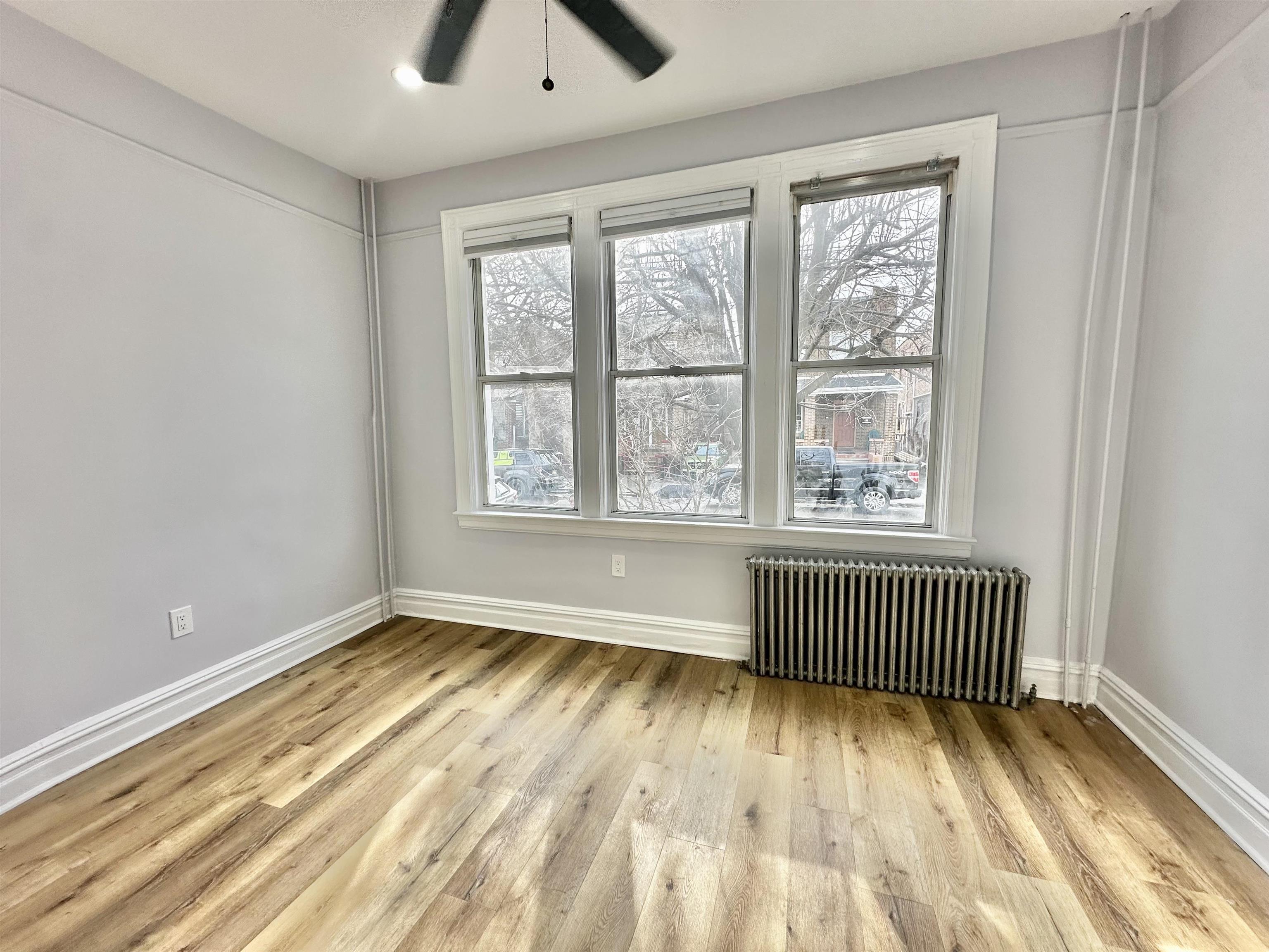 160 VAN NOSTRAND AVE Unit: 1