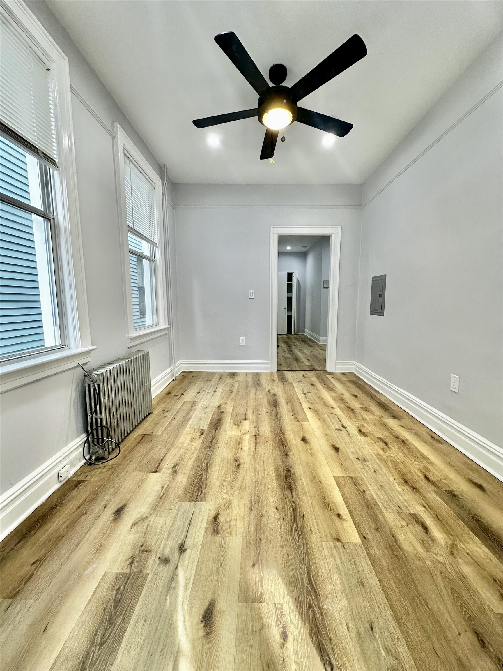 160 VAN NOSTRAND AVE Unit: 1