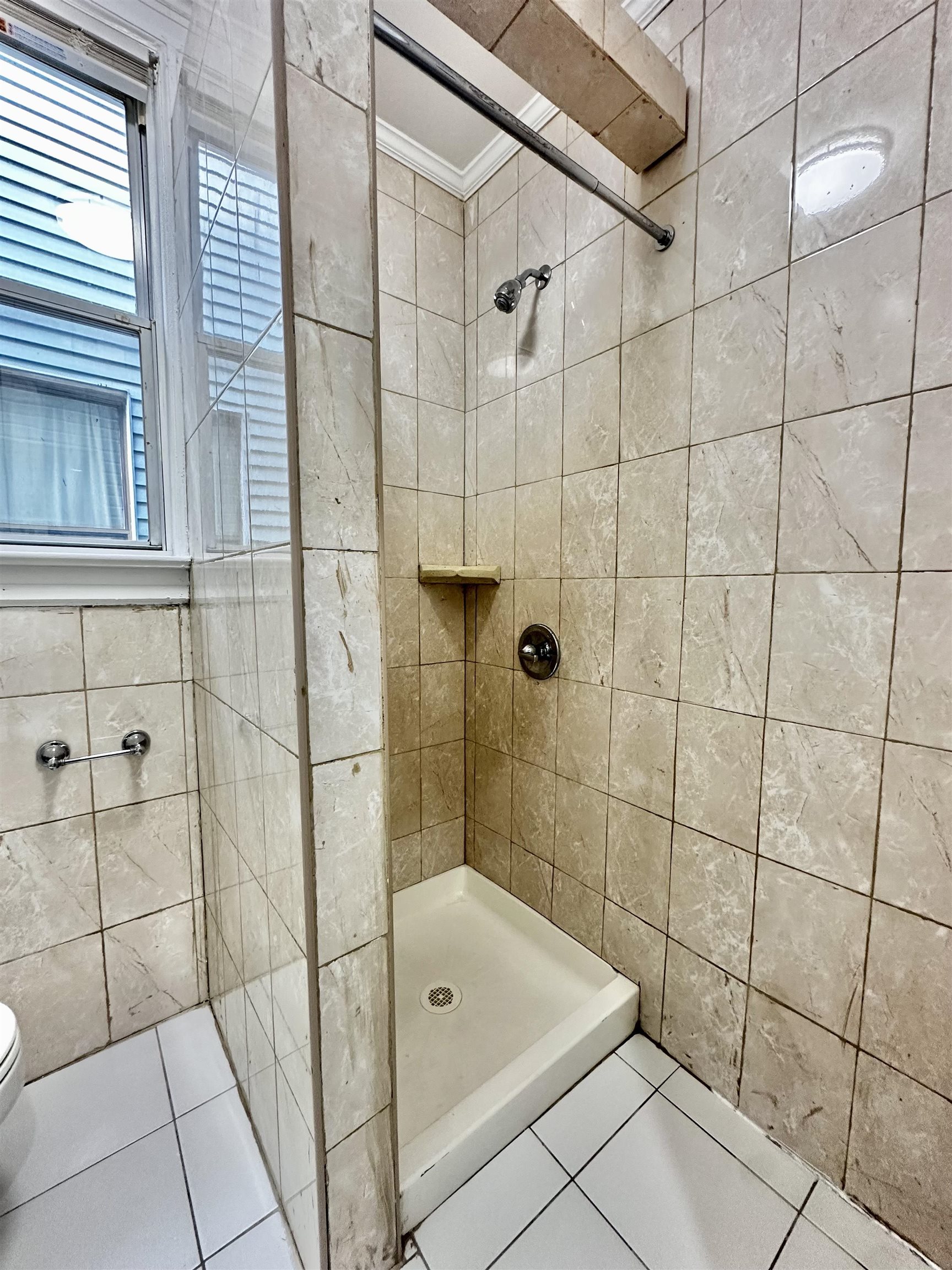 160 VAN NOSTRAND AVE Unit: 1