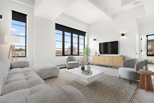 142 CHARLES ST Unit: 303