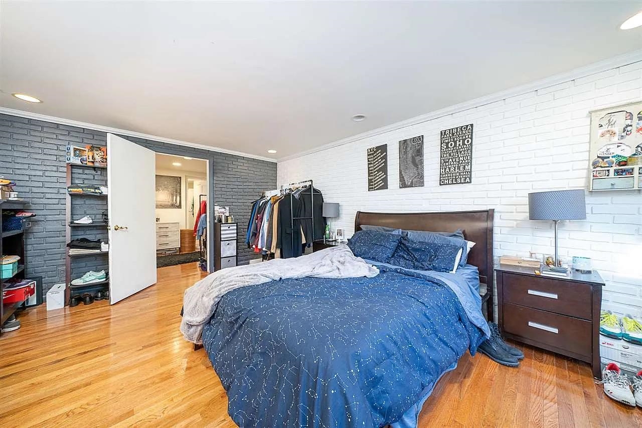 111 WEBSTER AVE Unit: 1