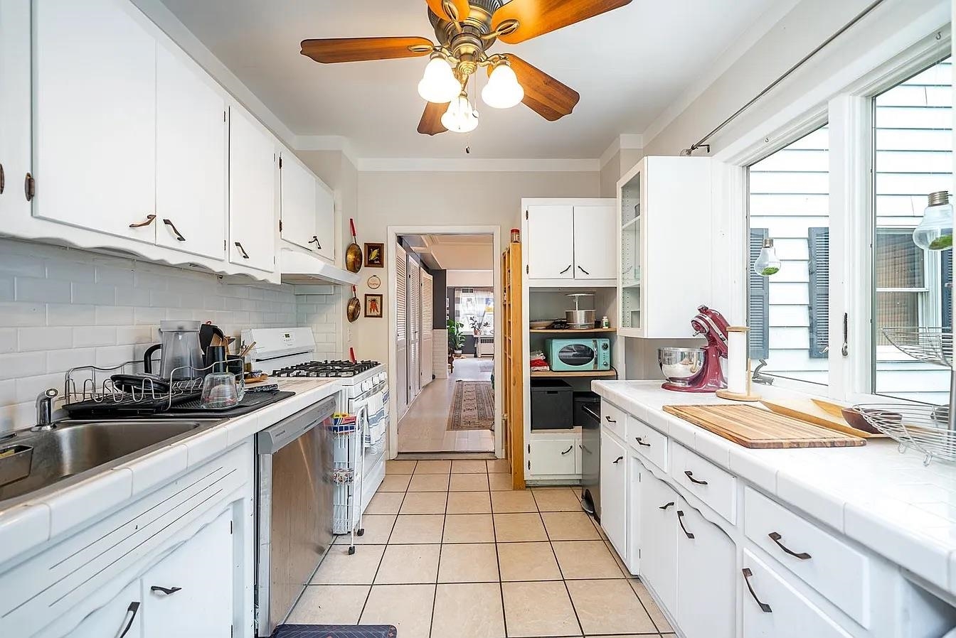 111 WEBSTER AVE Unit: 1