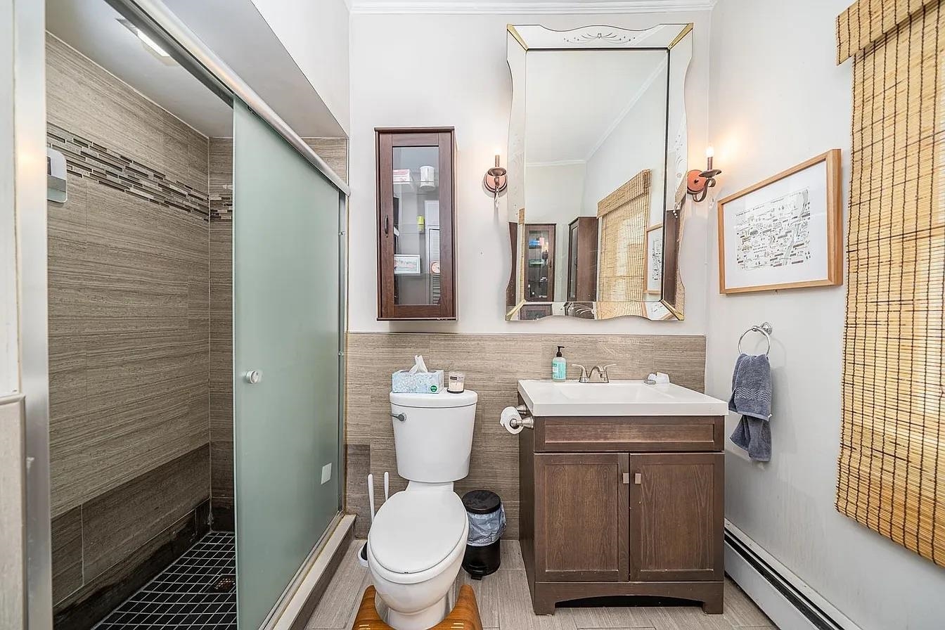 111 WEBSTER AVE Unit: 1