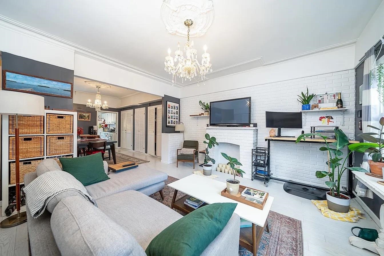 111 WEBSTER AVE Unit: 1