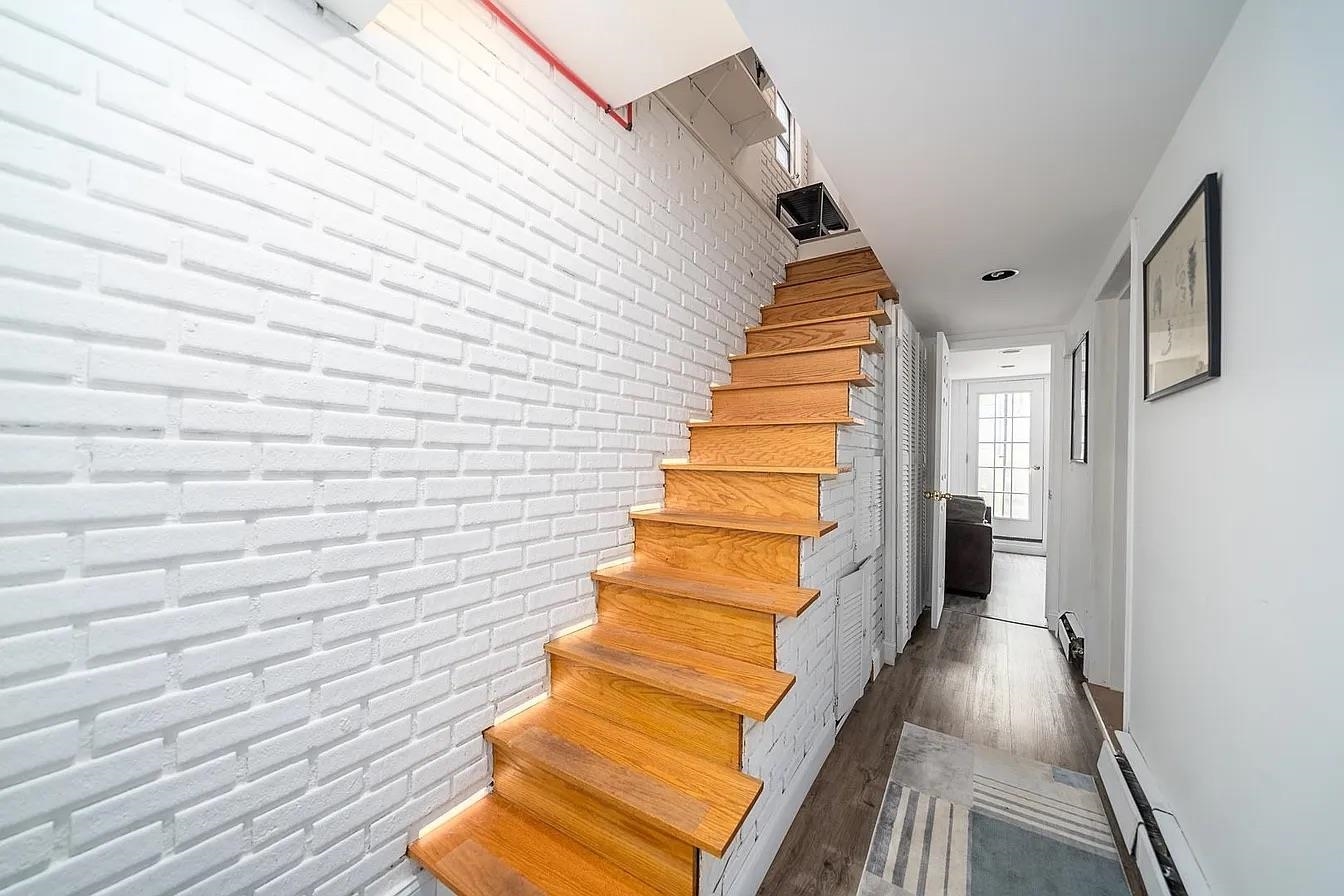 111 WEBSTER AVE Unit: 1