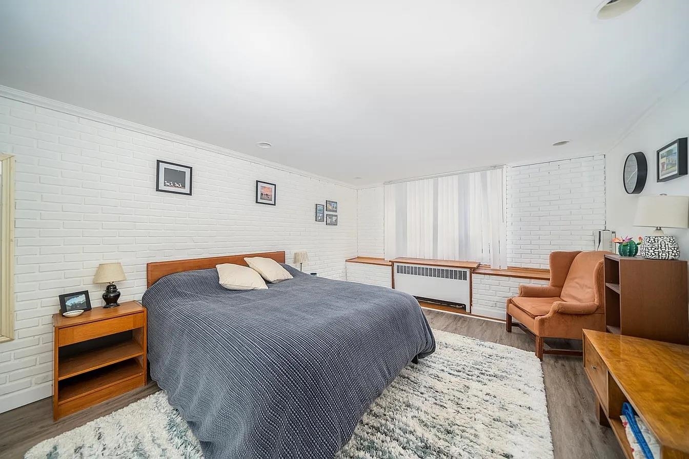 111 WEBSTER AVE Unit: 1