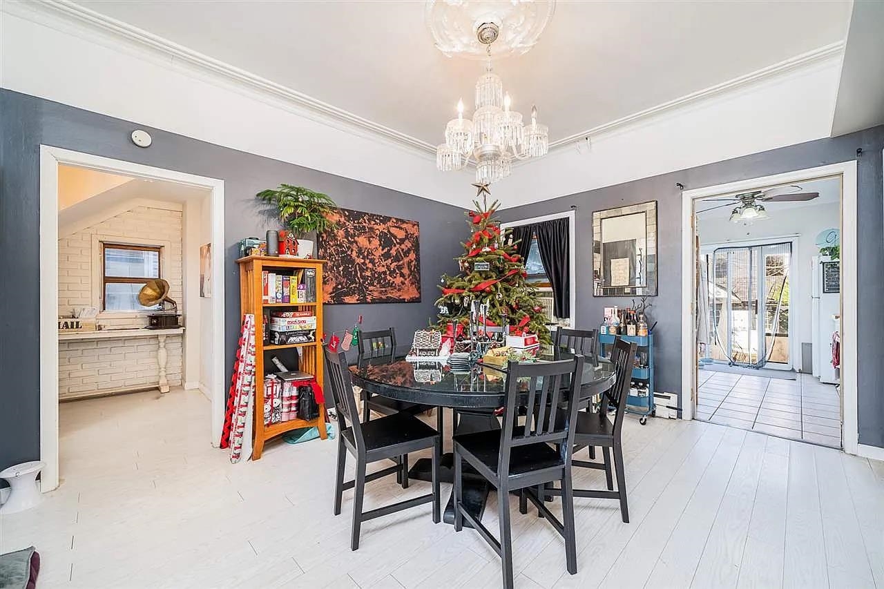 111 WEBSTER AVE Unit: 1