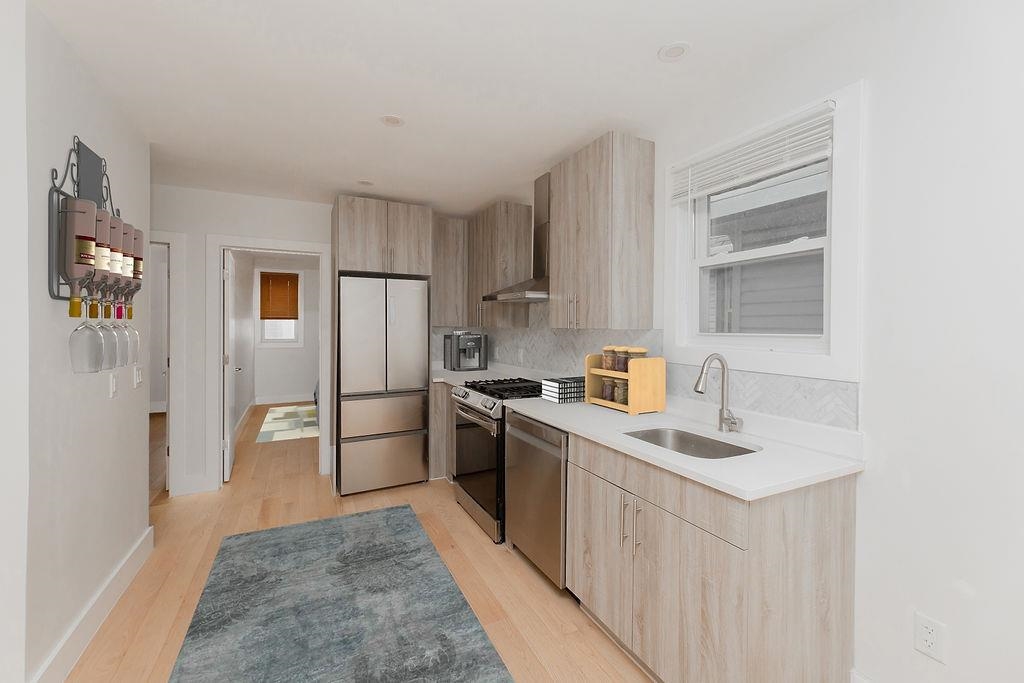 203 PEARSALL AVE