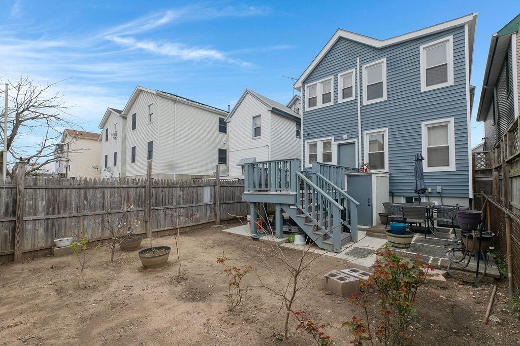 203 PEARSALL AVE