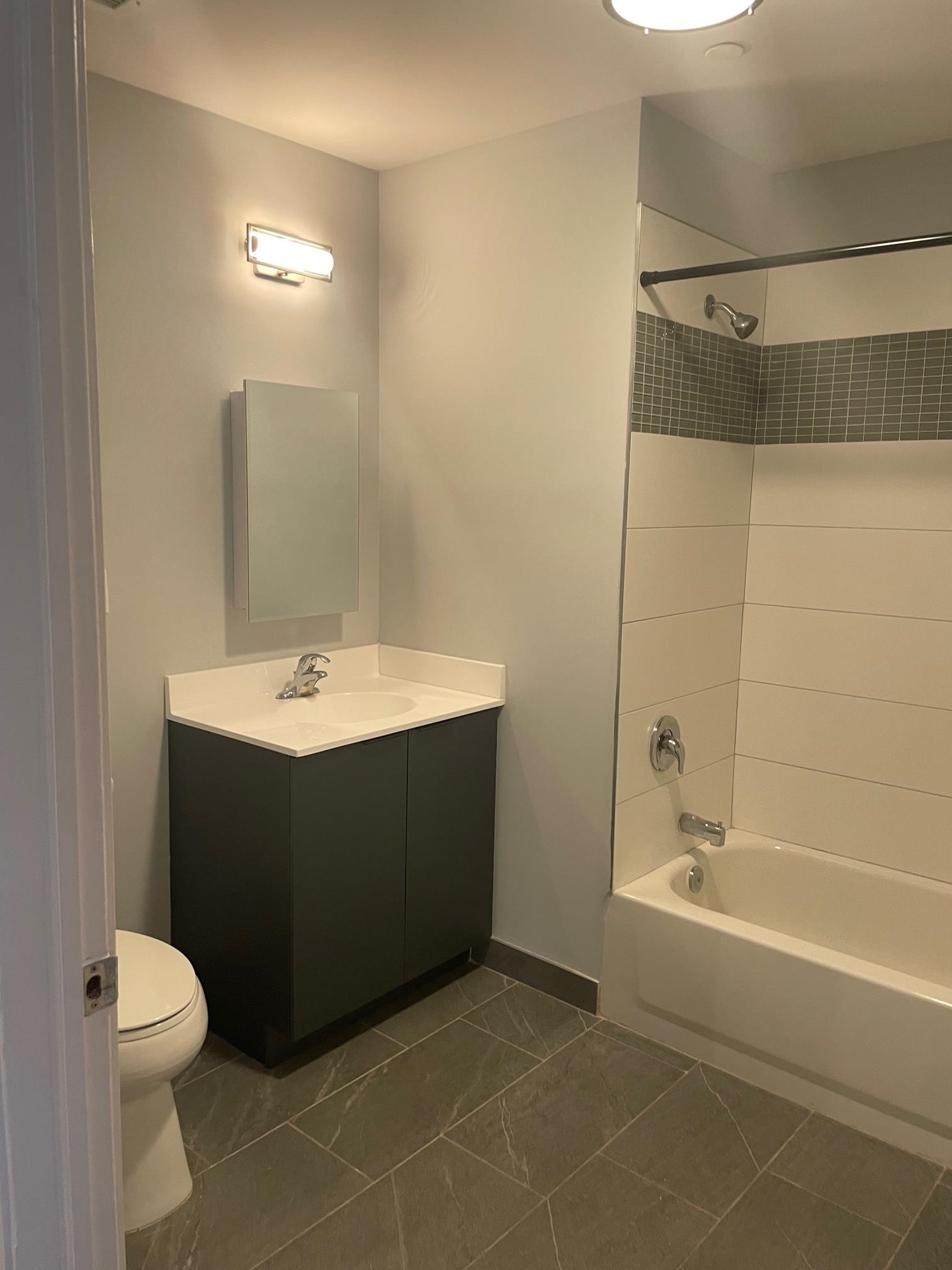 160 LAFAYETTE ST Unit: 52209