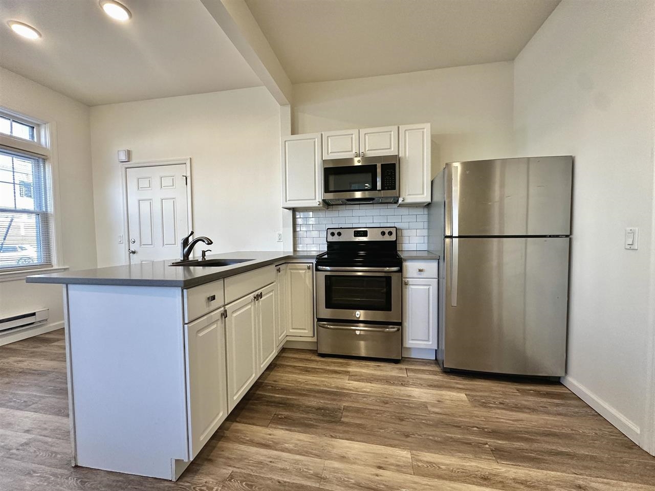 549 PAVONIA AVE Unit: 1 & 2