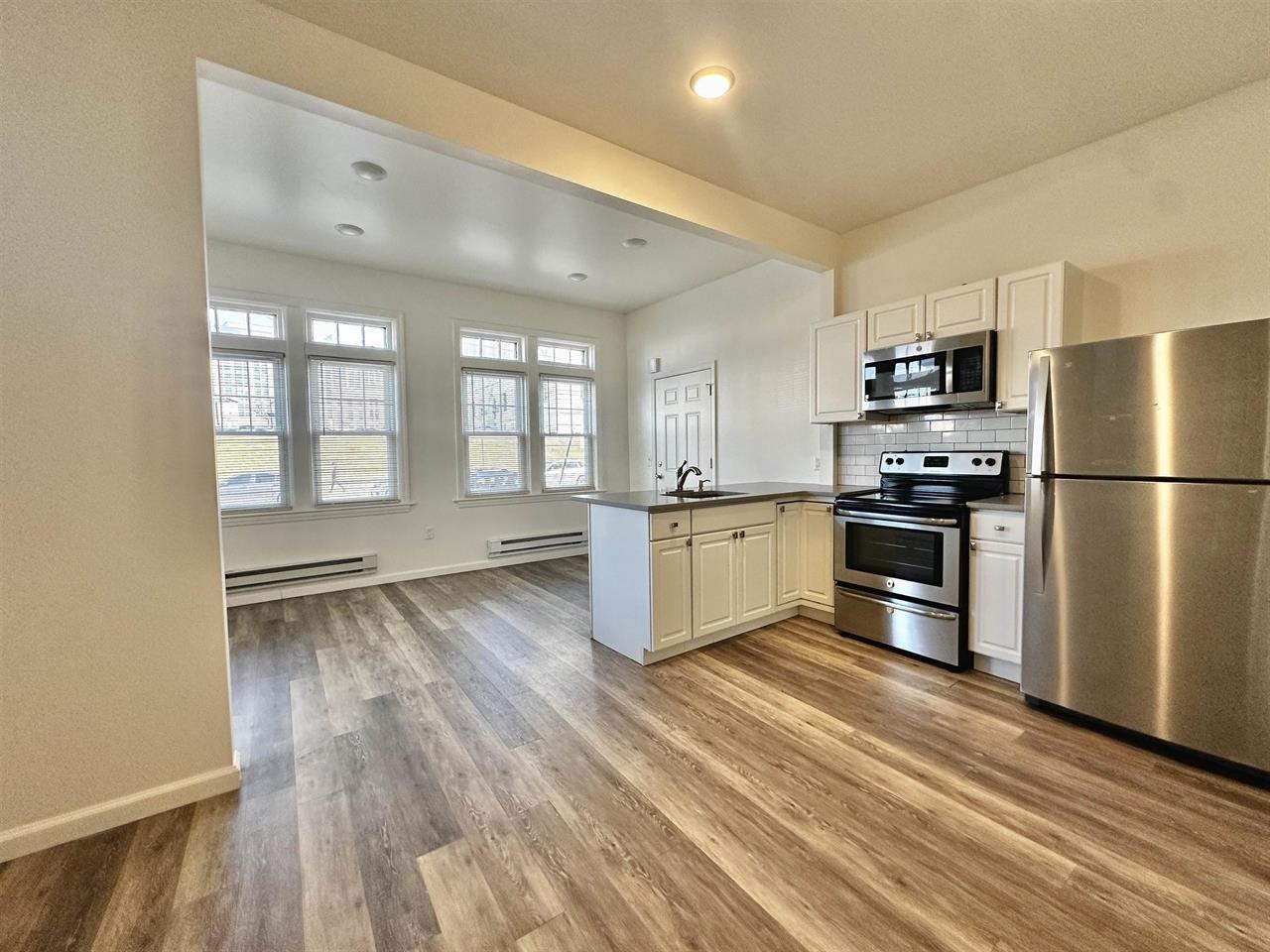 549 PAVONIA AVE Unit: 1 & 2
