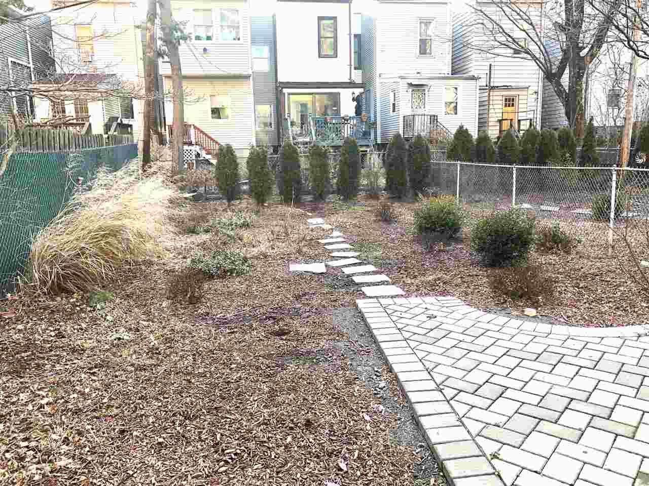 549 PAVONIA AVE Unit: 1 & 2