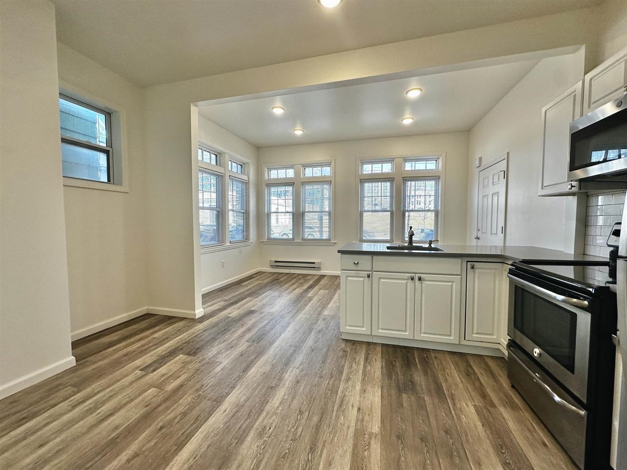 549 PAVONIA AVE Unit: 1 & 2
