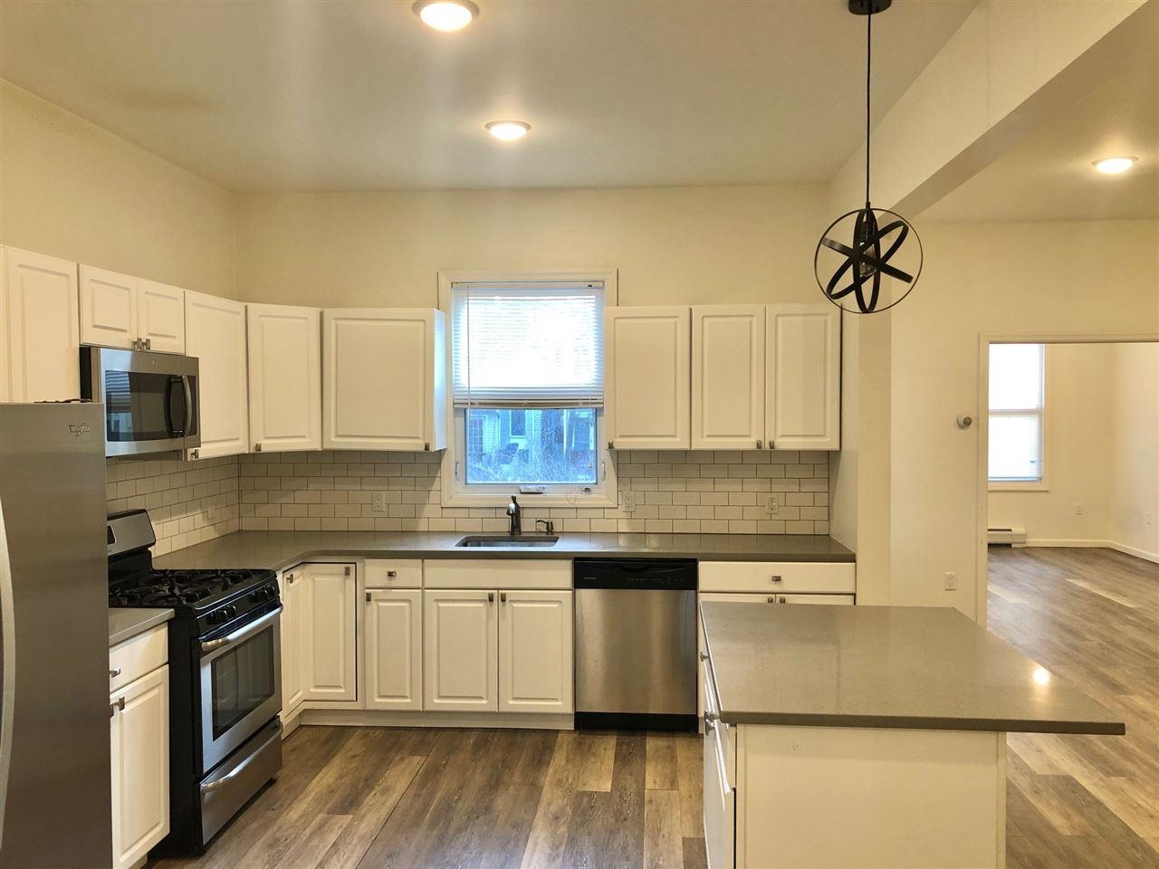 549 PAVONIA AVE Unit: 1 & 2