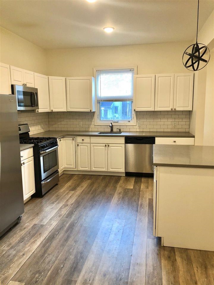 549 PAVONIA AVE Unit: 1 & 2
