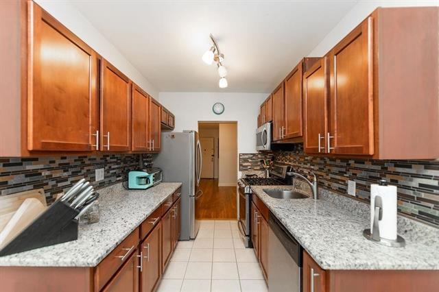2520 KENNEDY BLVD Unit: 1H