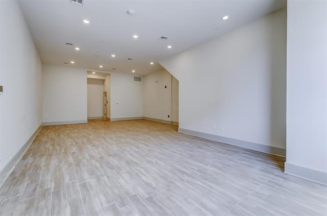 871 BROADWAY