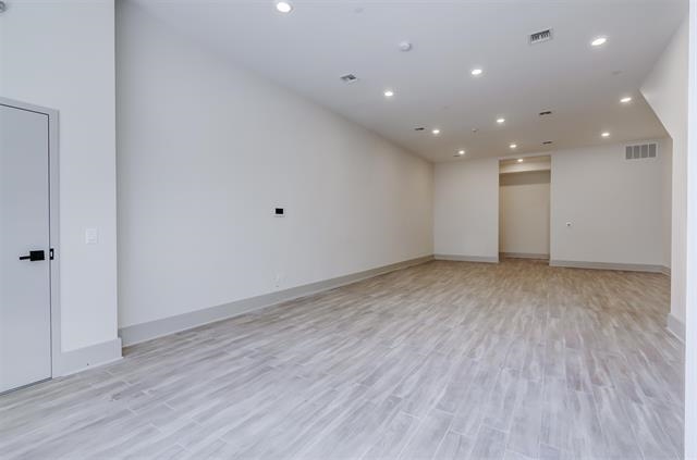 871 BROADWAY