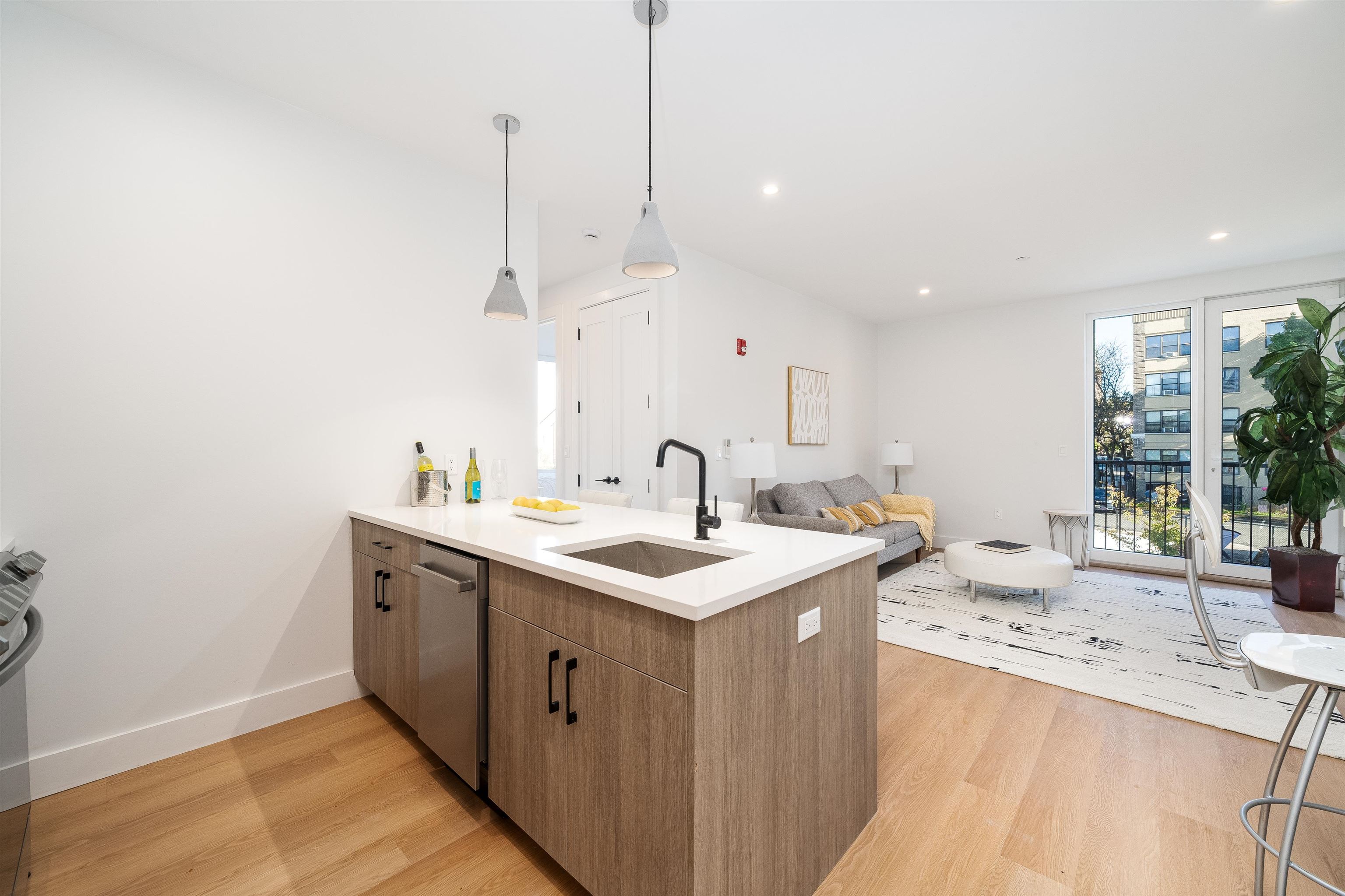 545 MARTIN LUTHER KING JR DR Unit: 501