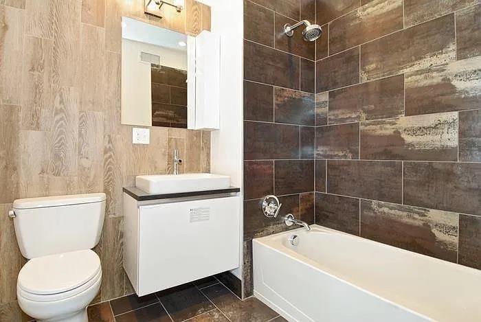 8 ERIE ST Unit: 205