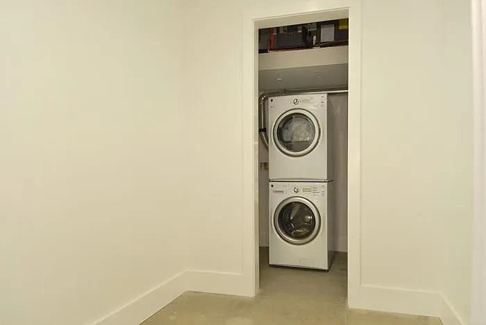 8 ERIE ST Unit: 205