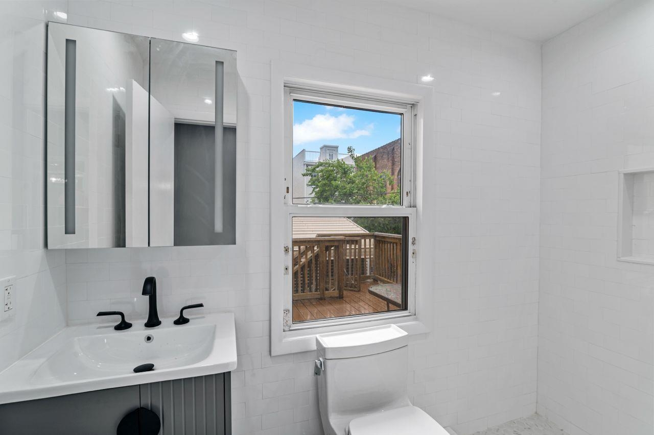 211 NEW YORK AVE Unit: 1