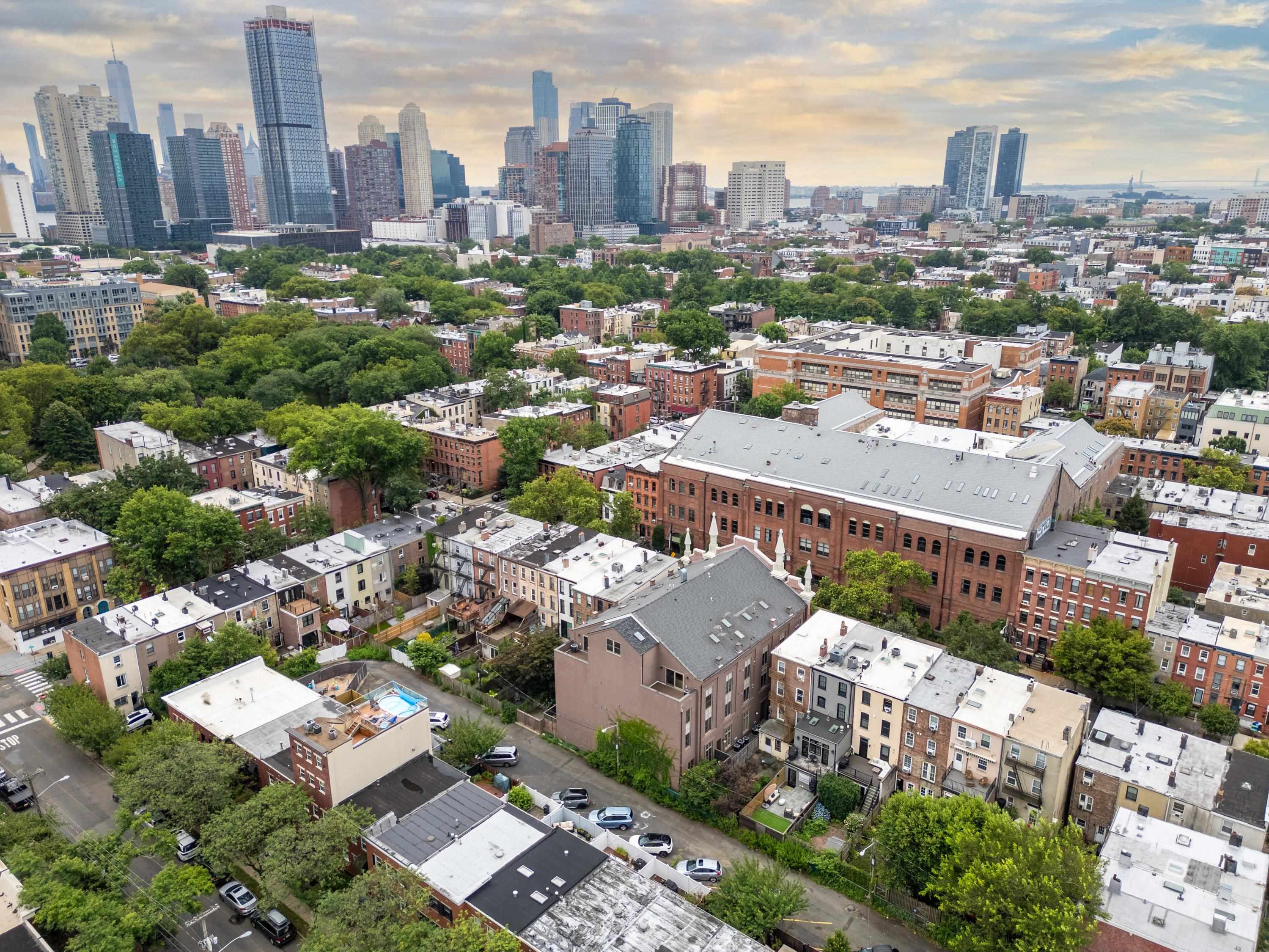 297 PAVONIA AVE Unit: 2A