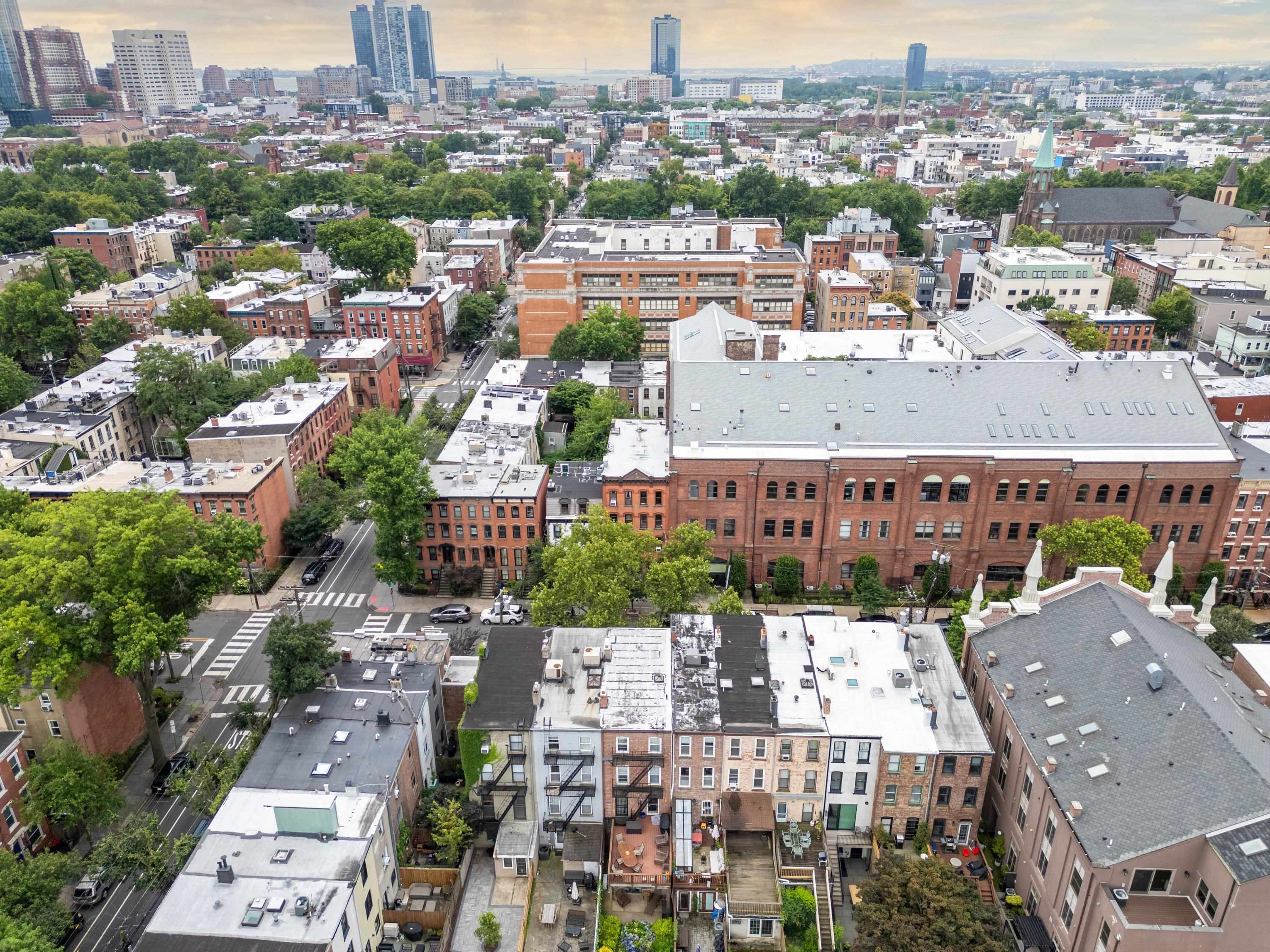 297 PAVONIA AVE Unit: 2A