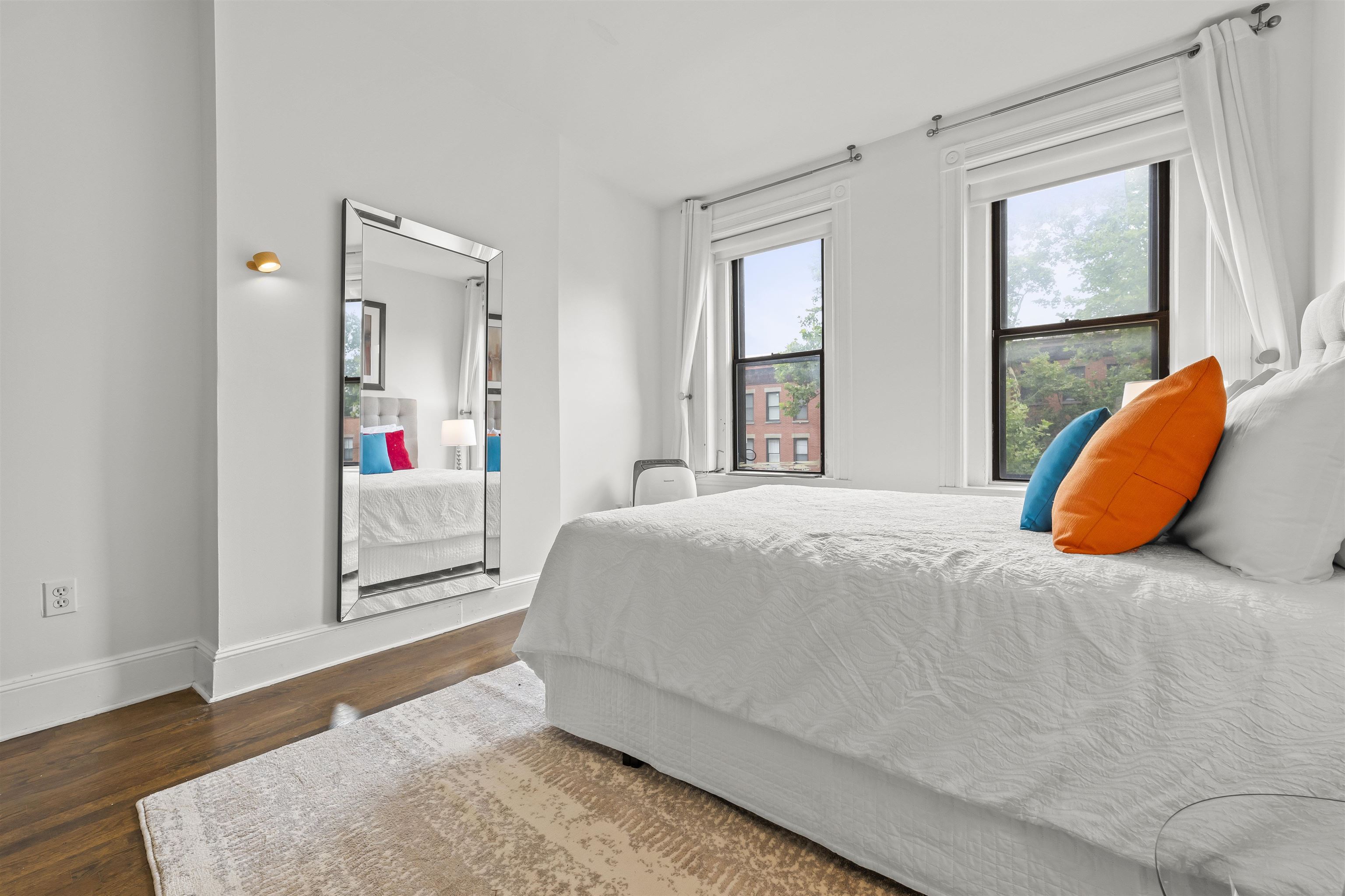 297 PAVONIA AVE Unit: 2A