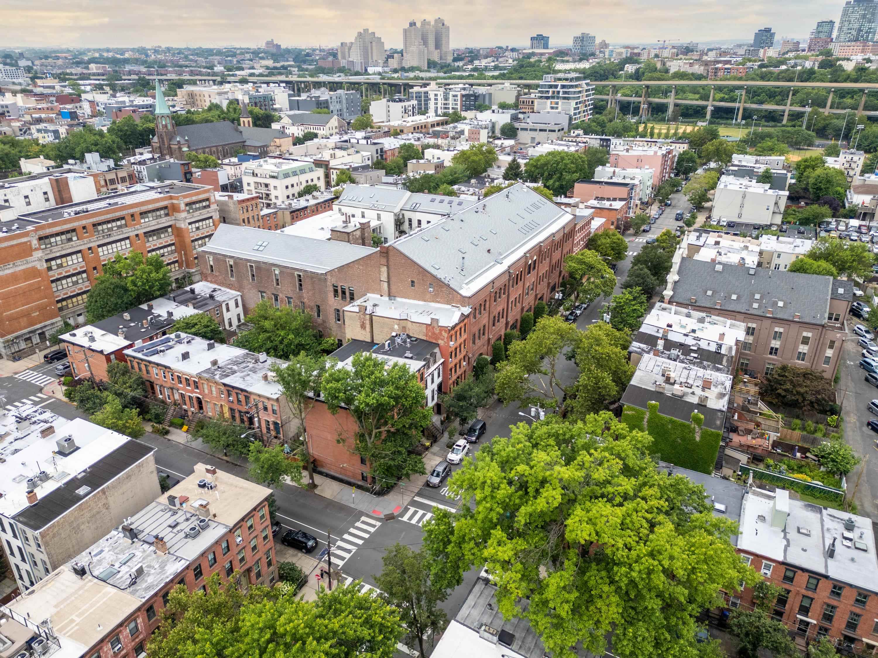 297 PAVONIA AVE Unit: 2A