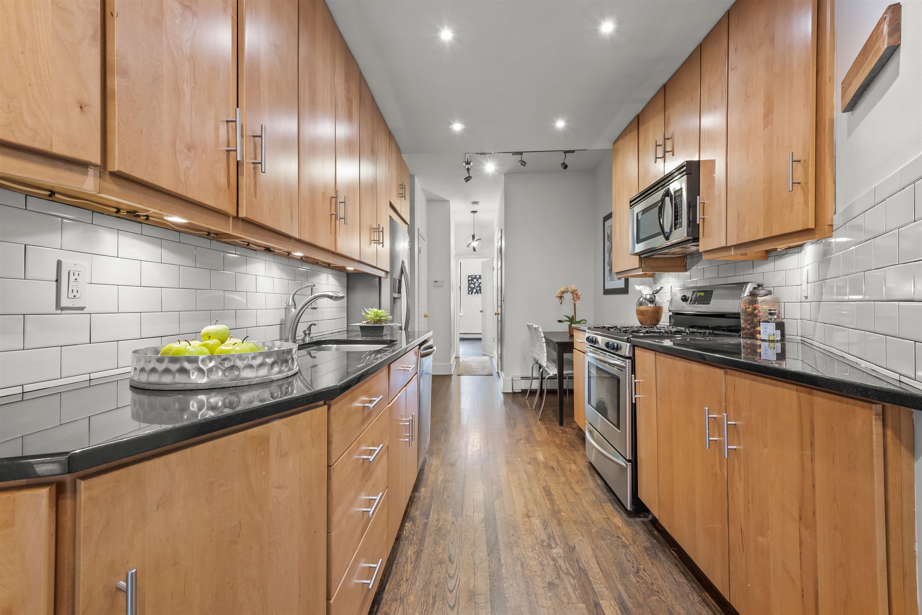 297 PAVONIA AVE Unit: 2A