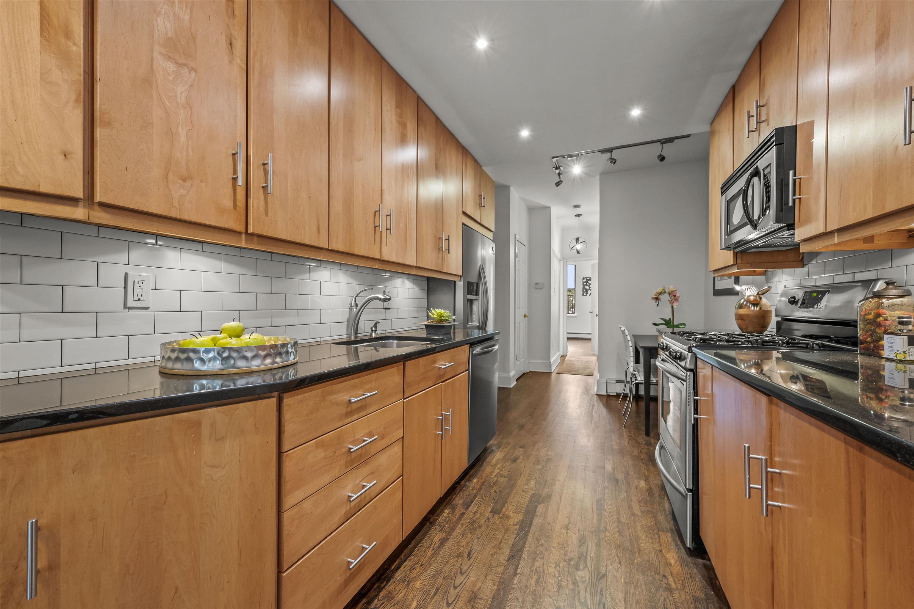 297 PAVONIA AVE Unit: 2A