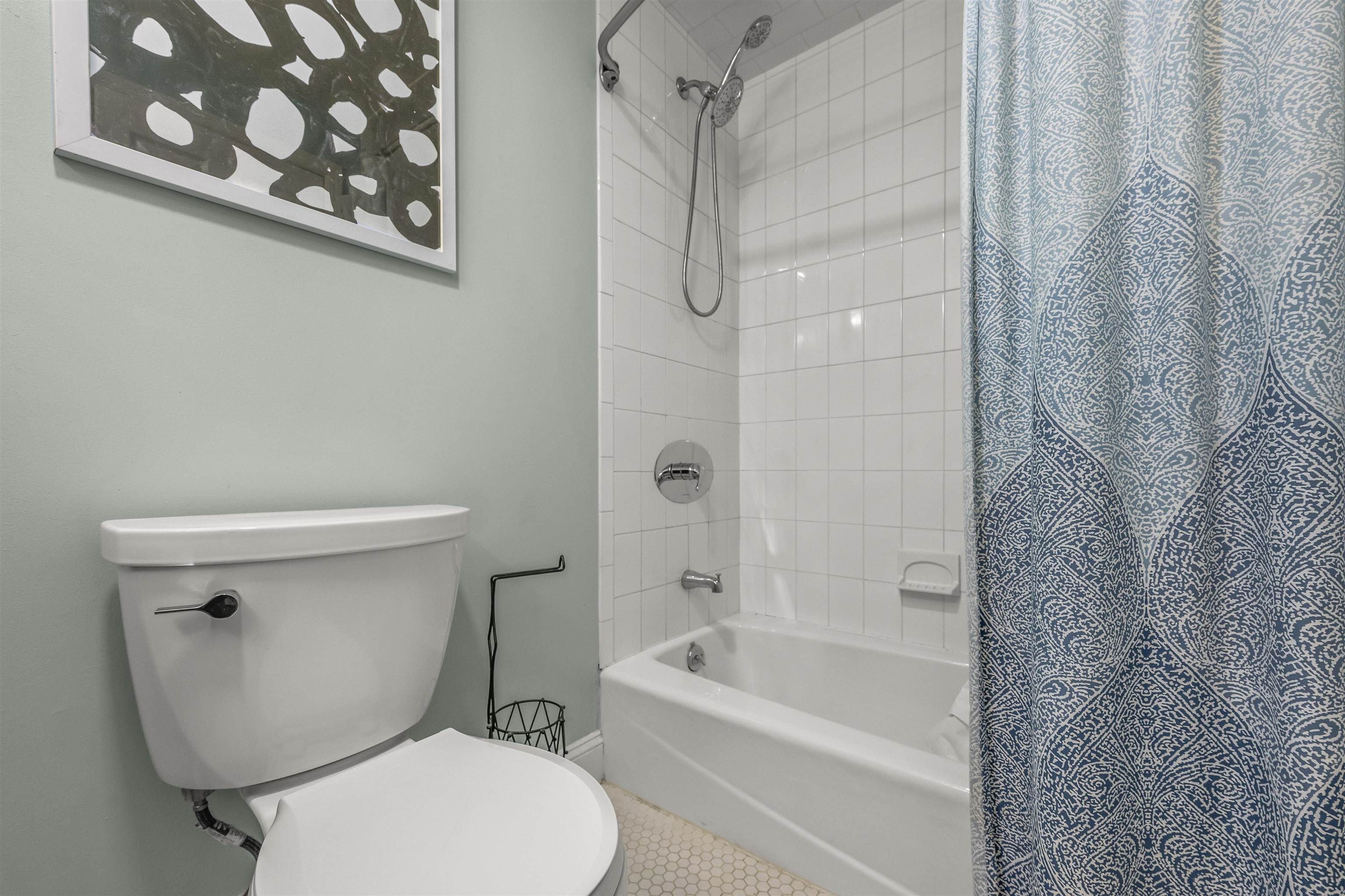 297 PAVONIA AVE Unit: 2A