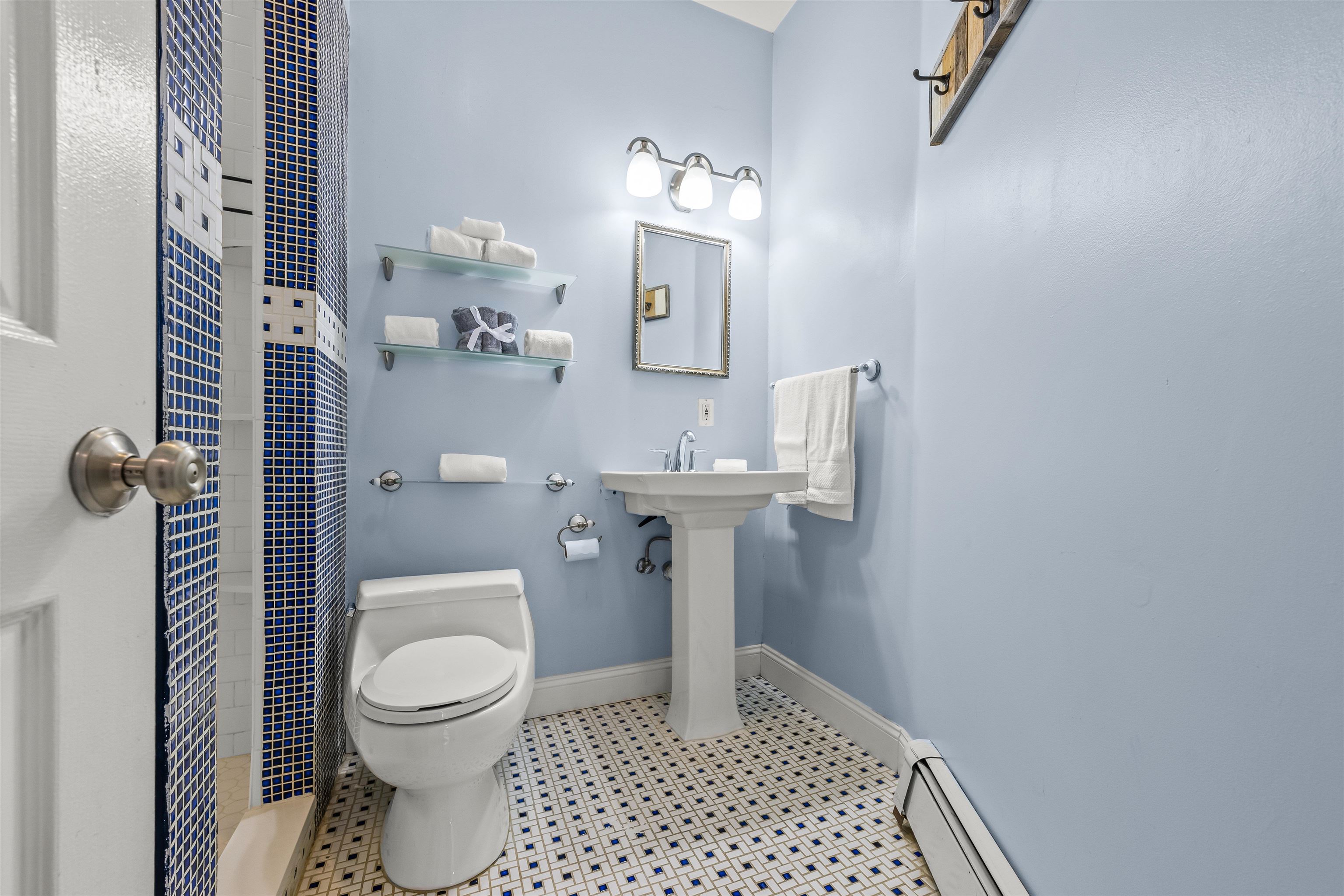 297 PAVONIA AVE Unit: 2A