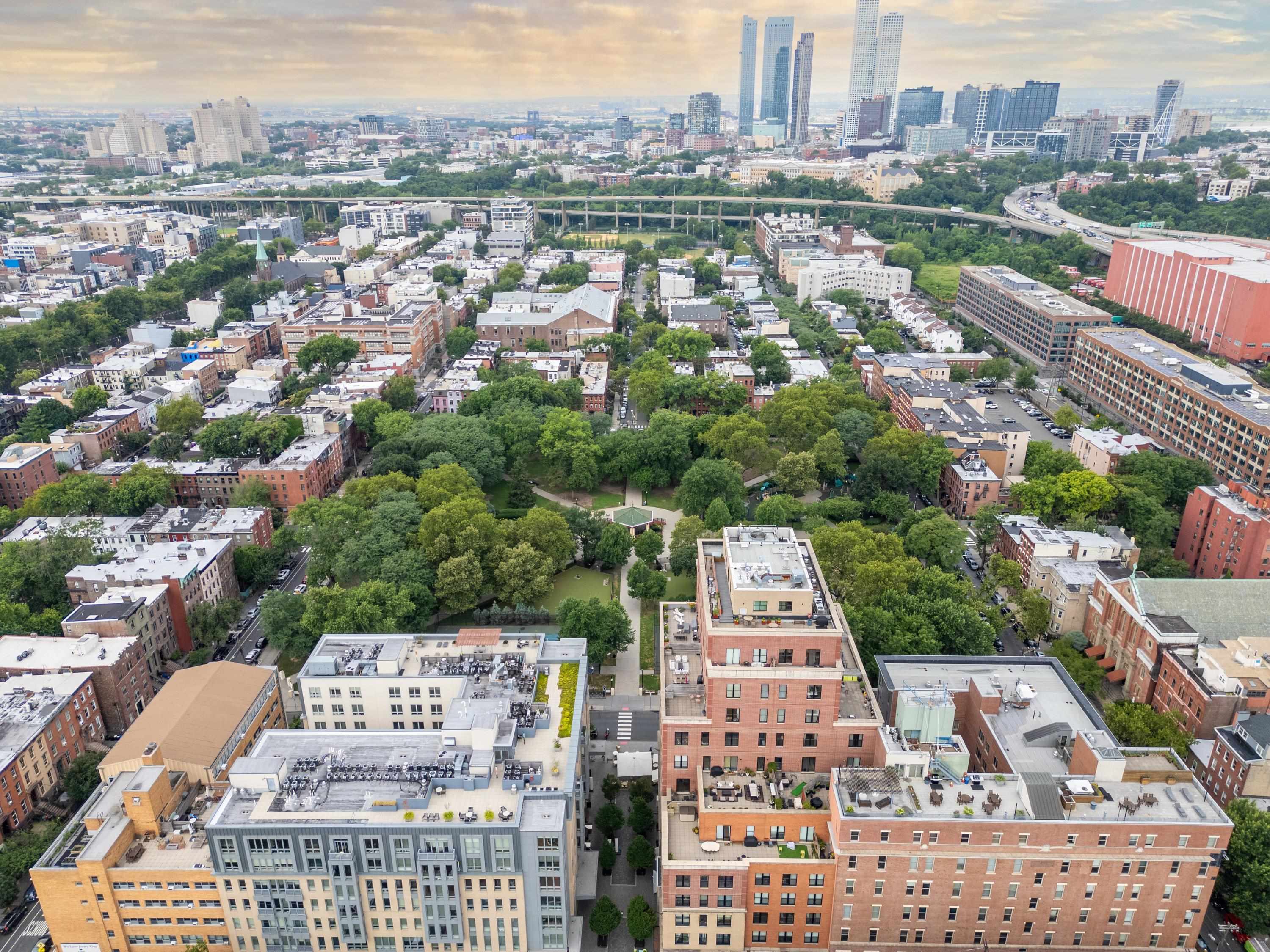 297 PAVONIA AVE Unit: 2A