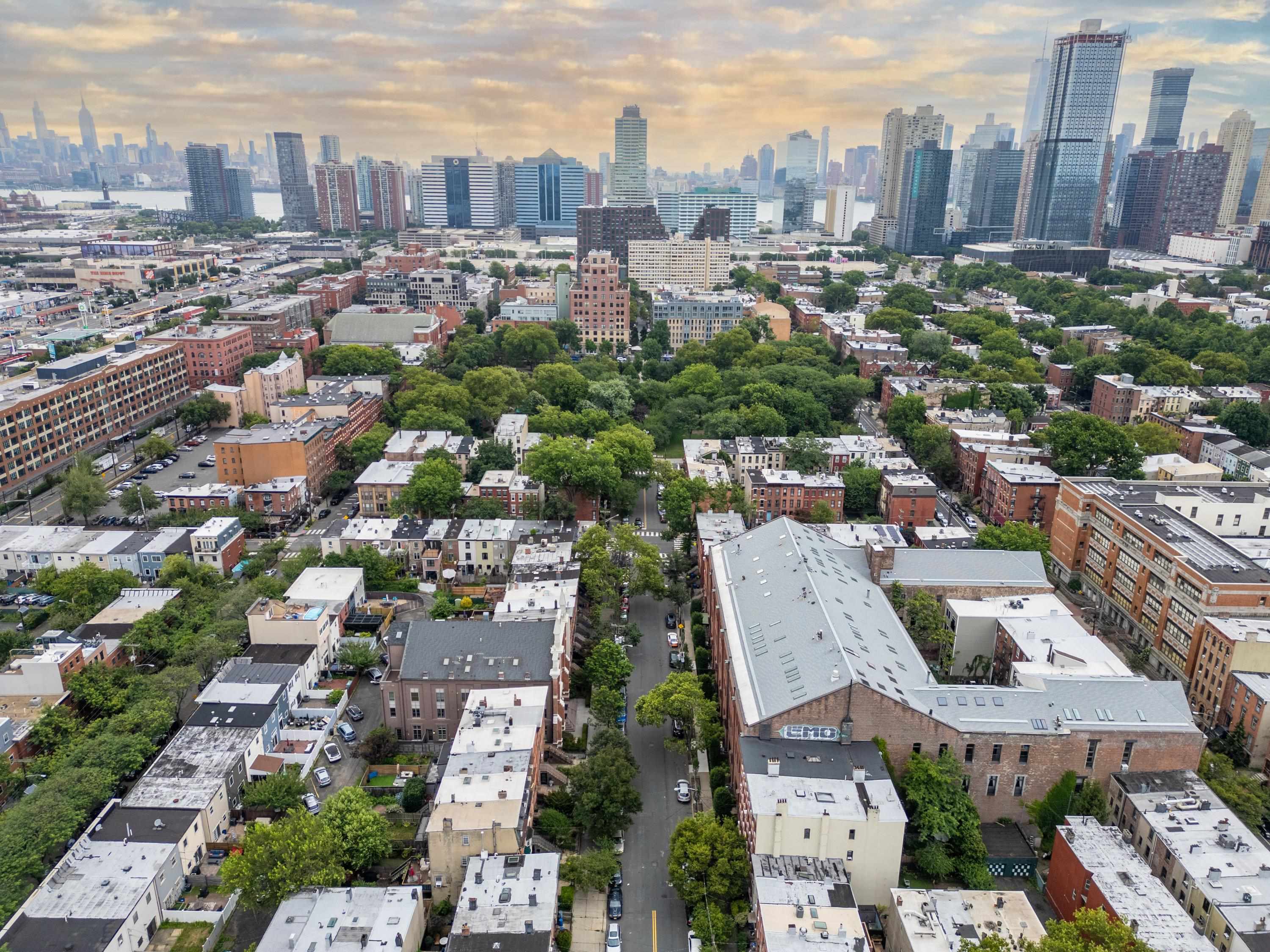 297 PAVONIA AVE Unit: 2A