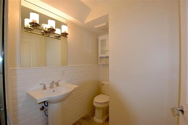 158 6TH ST Unit: 1 (Parlor)