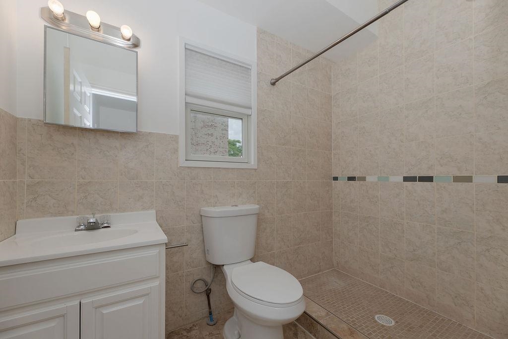 213 NEW YORK AVE Unit: 2