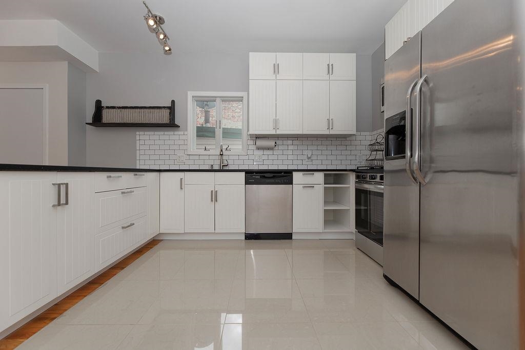 213 NEW YORK AVE Unit: 2