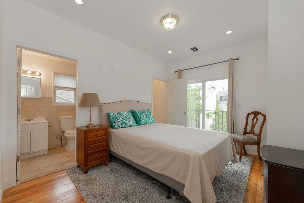 213 NEW YORK AVE Unit: 2