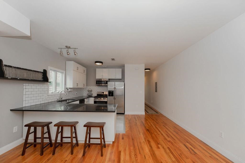 213 NEW YORK AVE Unit: 2