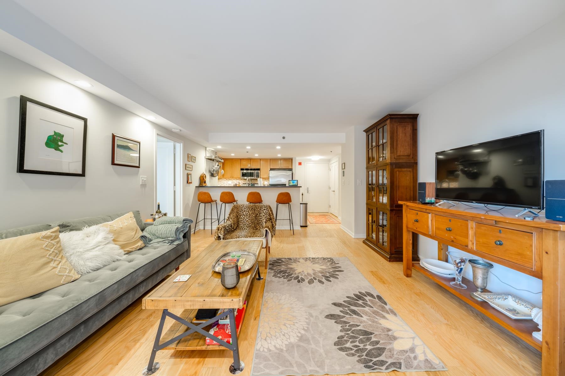 700 1ST ST Unit: 11M