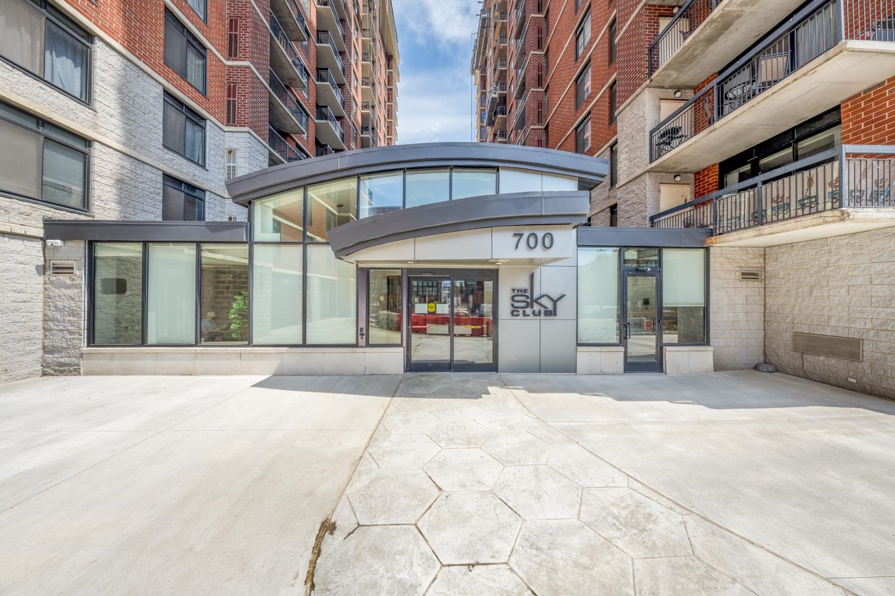 700 1ST ST Unit: 11M
